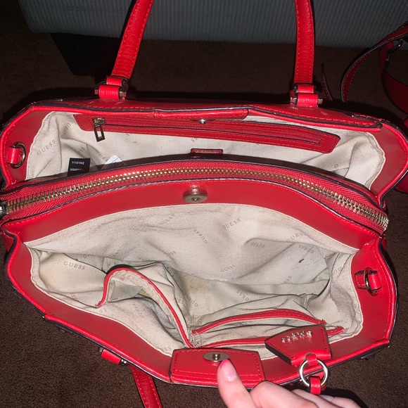 Guess purse - Picture 2 of 4